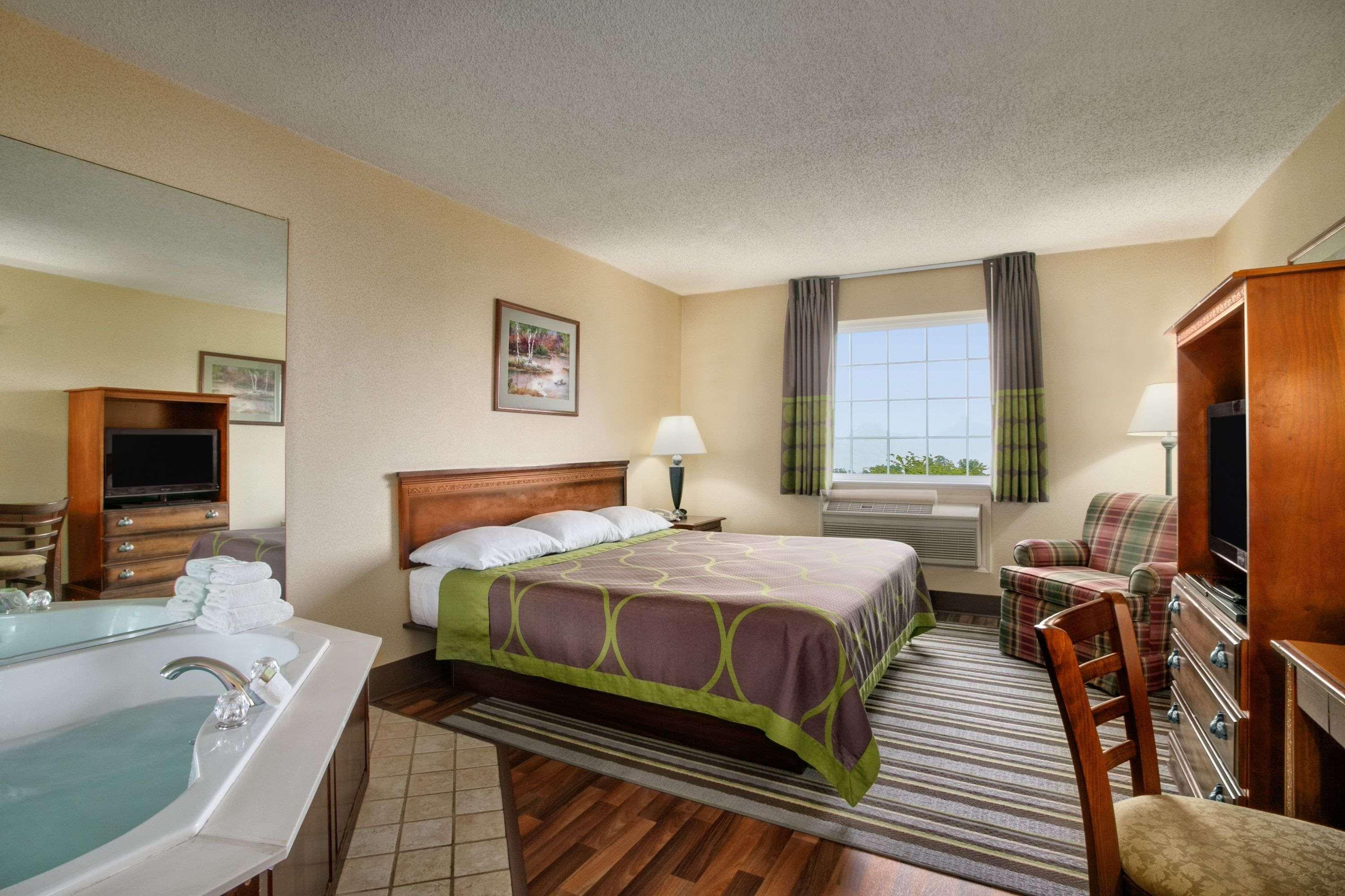 Super 8 By Wyndham Grayville Exterior photo