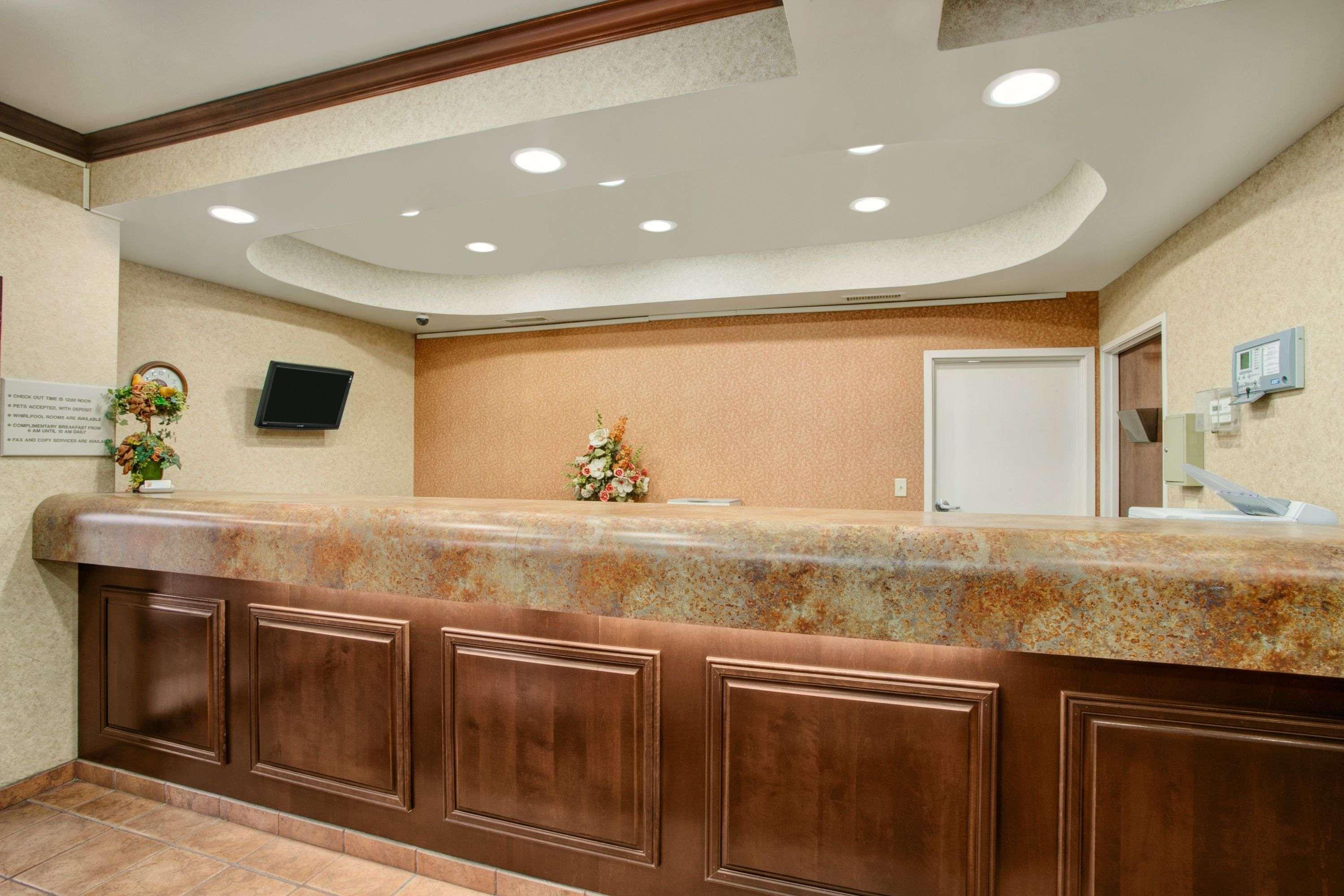 Super 8 By Wyndham Grayville Exterior photo